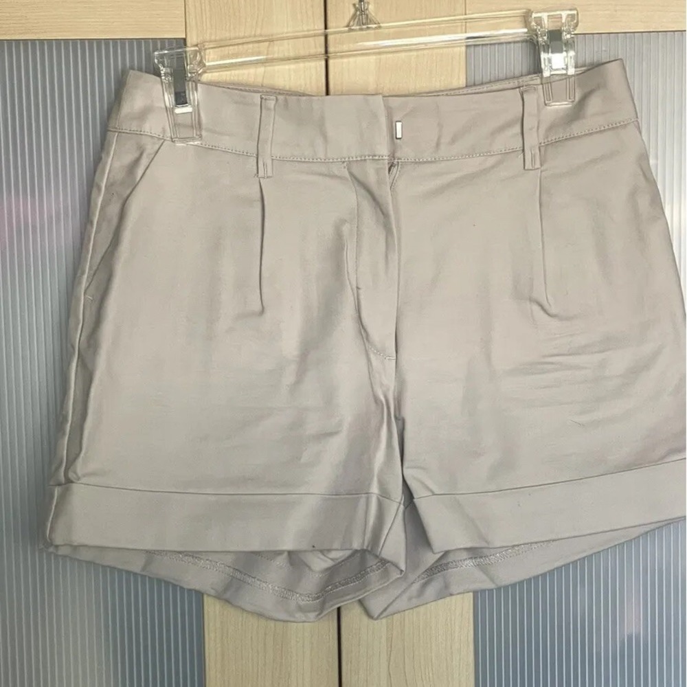 H&M Elegant Sexy Shorts Women's Sz‎ 6 Gray Khaki Chino Casual Flat Front Pockets